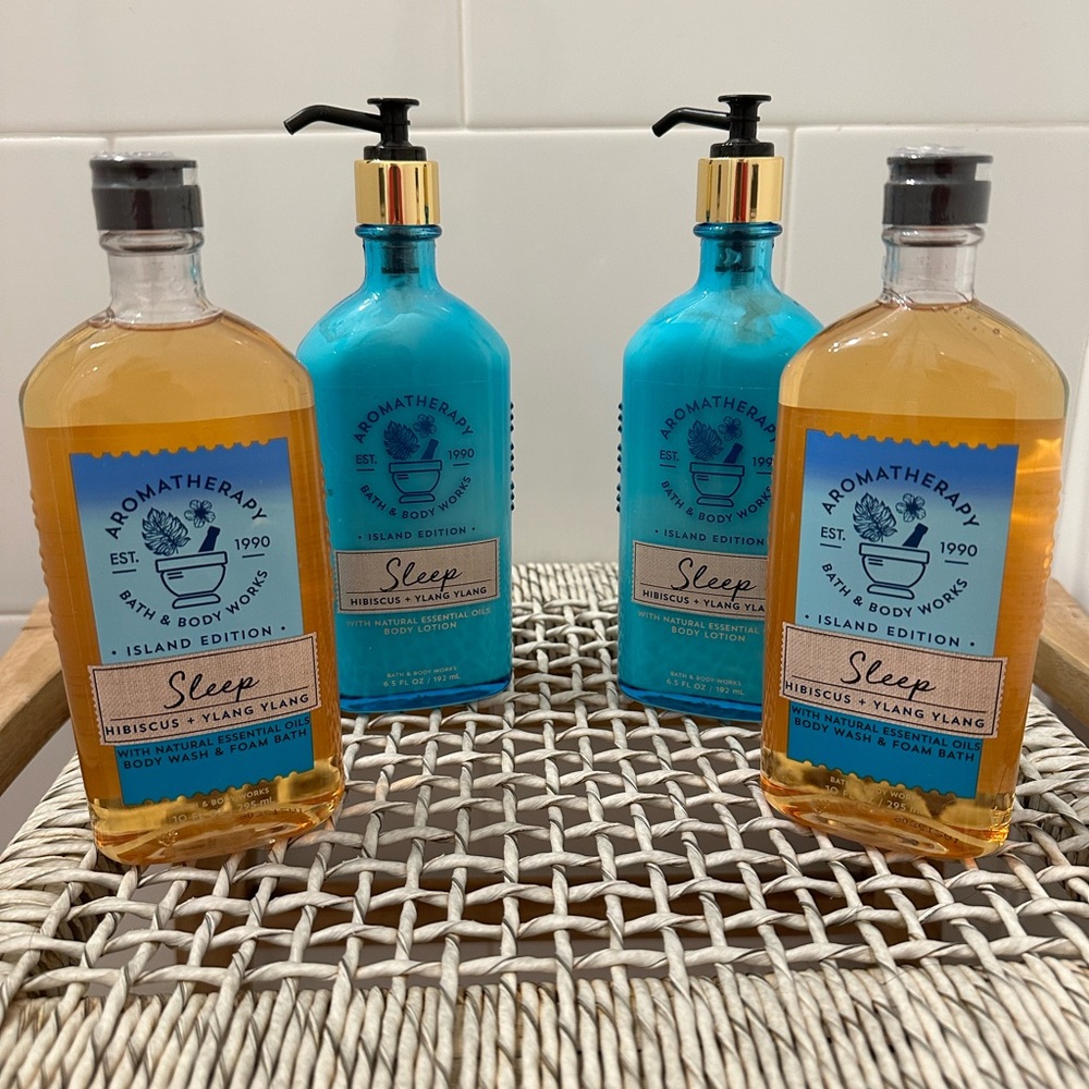 NWT Bath and Body Works Aromatherapy Sleep- Hibiscus and Ylang Ylang set